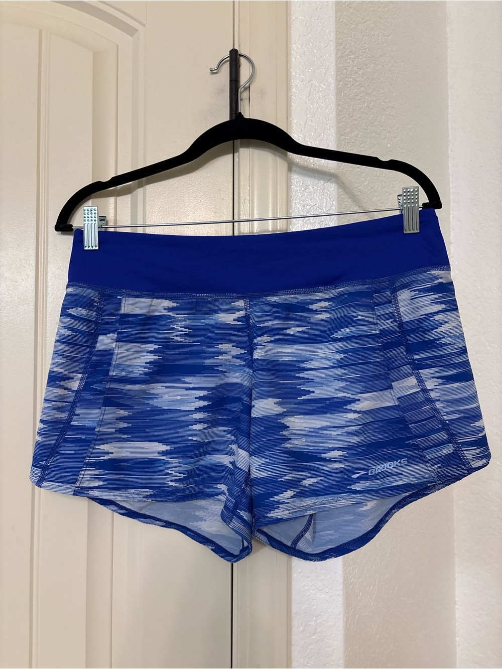 Brooks Women’s‎ Running Shorts Medium Blue White Athletic Workout Activewear